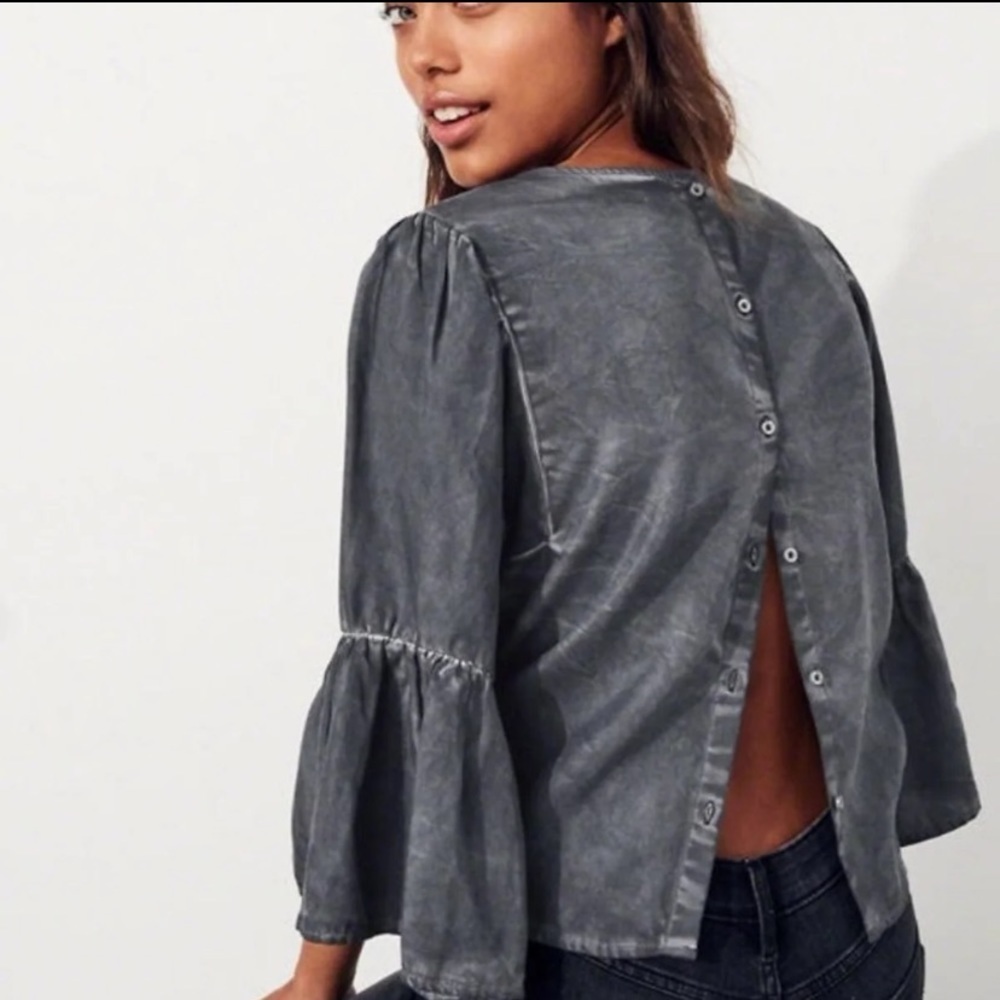 Hollister Open Back Bell‎ Sleeve Stonewash Crop Top XS